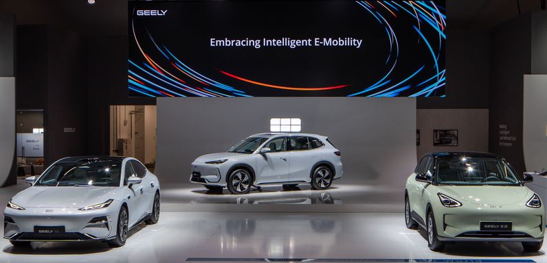 Компания Geely представила первую систему «Полноценный искусственный интеллект для «умных» транспортных средств нового поколения»